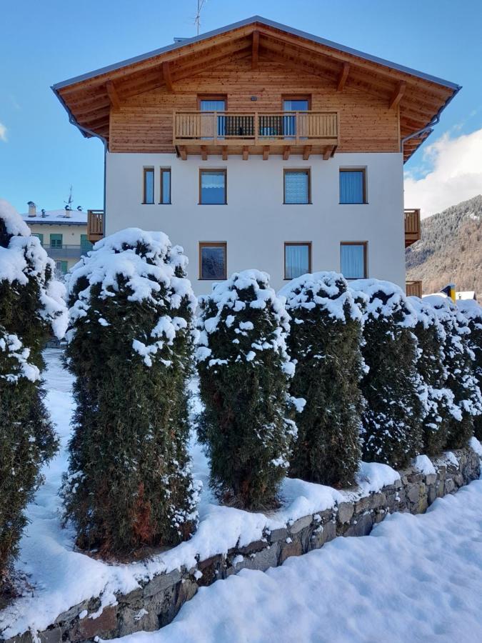 Appartamenti Penasa Renato Commezzadura Exteriör bild