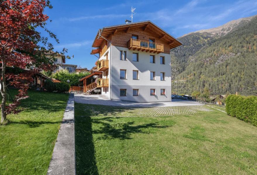 Appartamenti Penasa Renato Commezzadura Exteriör bild