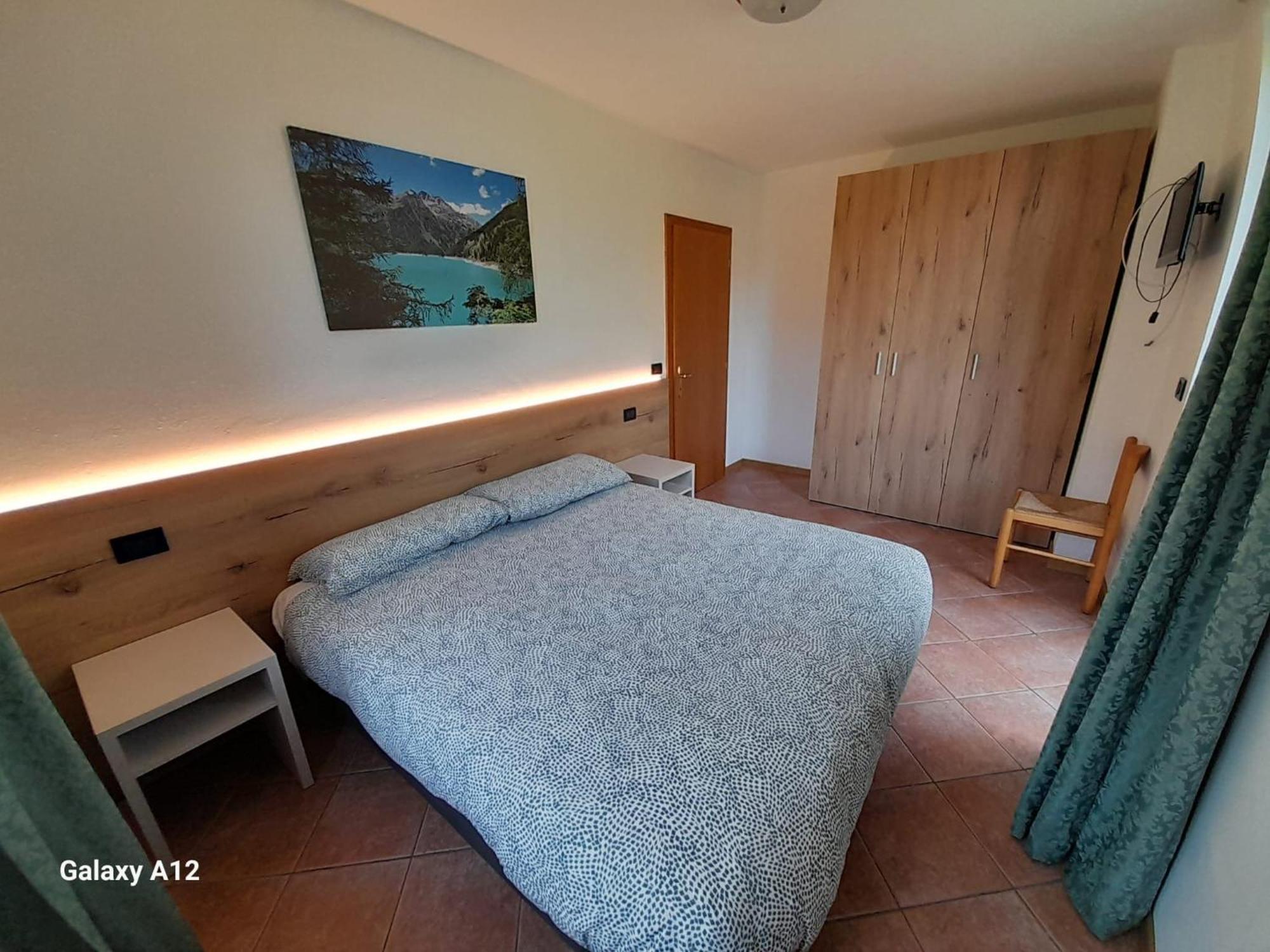 Appartamenti Penasa Renato Commezzadura Exteriör bild